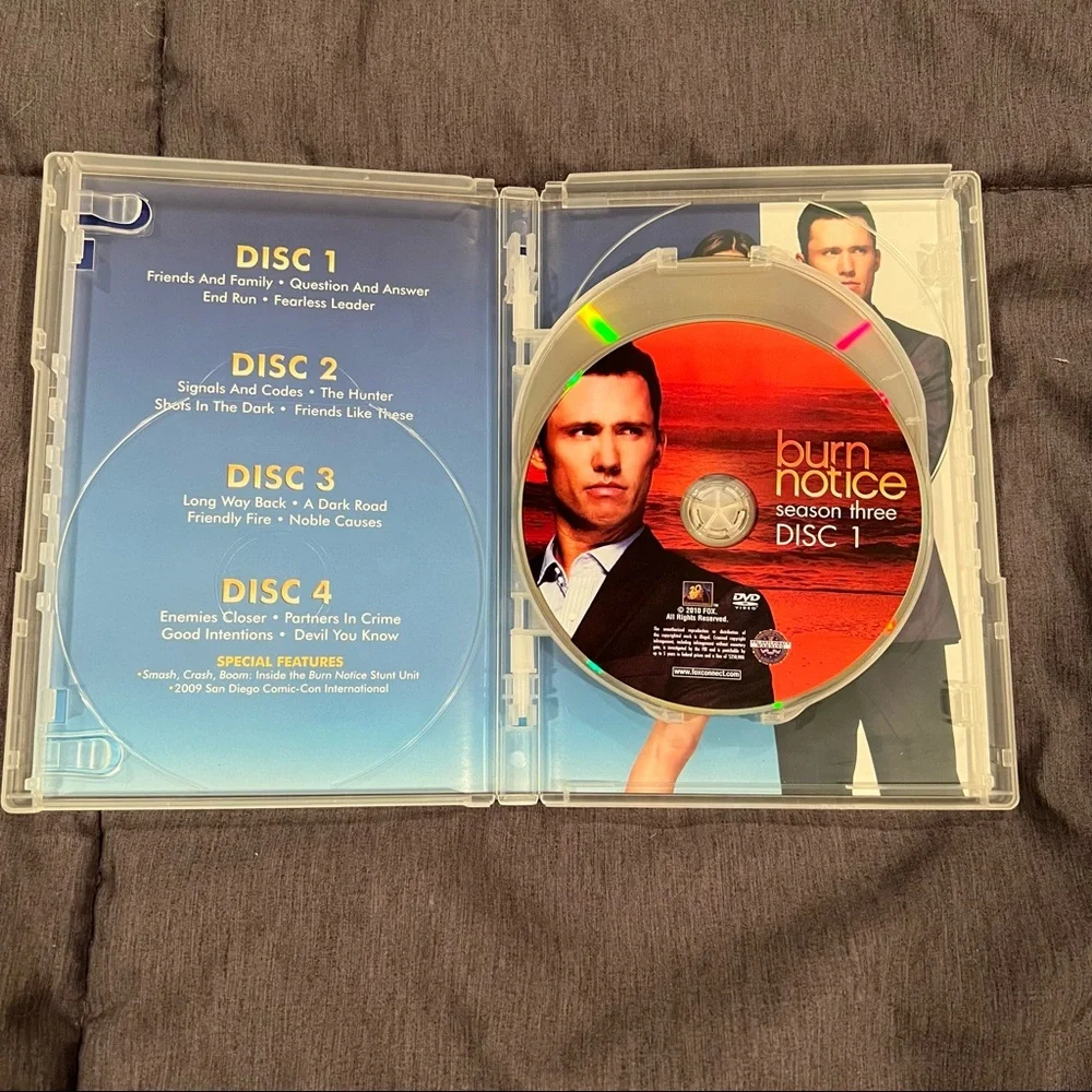 Burn Notice Seasons 1-3 on DVD Spy Action Drama USS Network Jeffrey Donovan - Picture 14 of 16